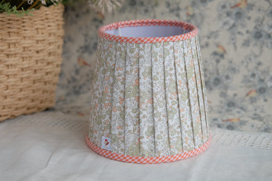 Tulipa de flores verdes y vichy naranja