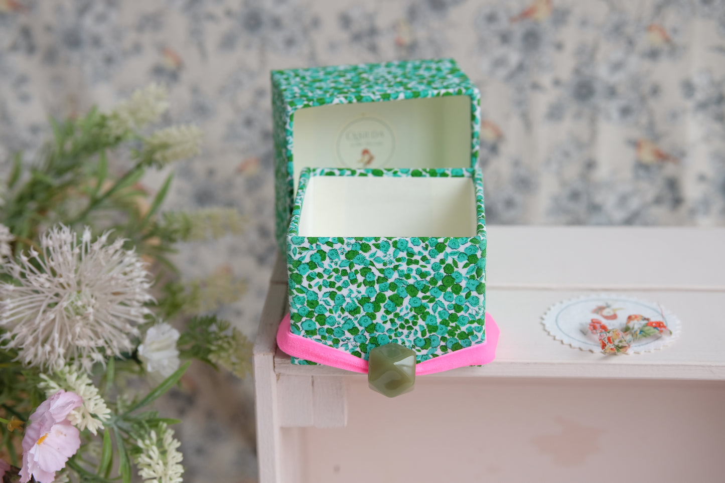 Mini joyeros de viaje entelados con estampados de flores