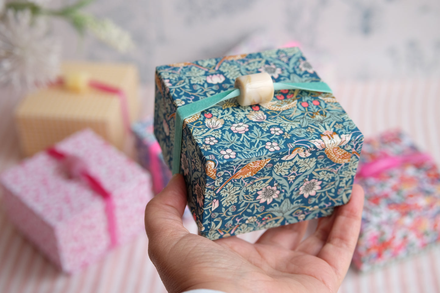 Mini joyero de viaje entelado con estampado William Morris