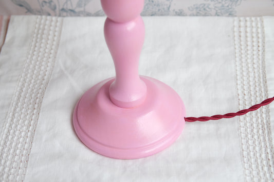 Lámpara rosa con tulipa plisada fucsia Liberty