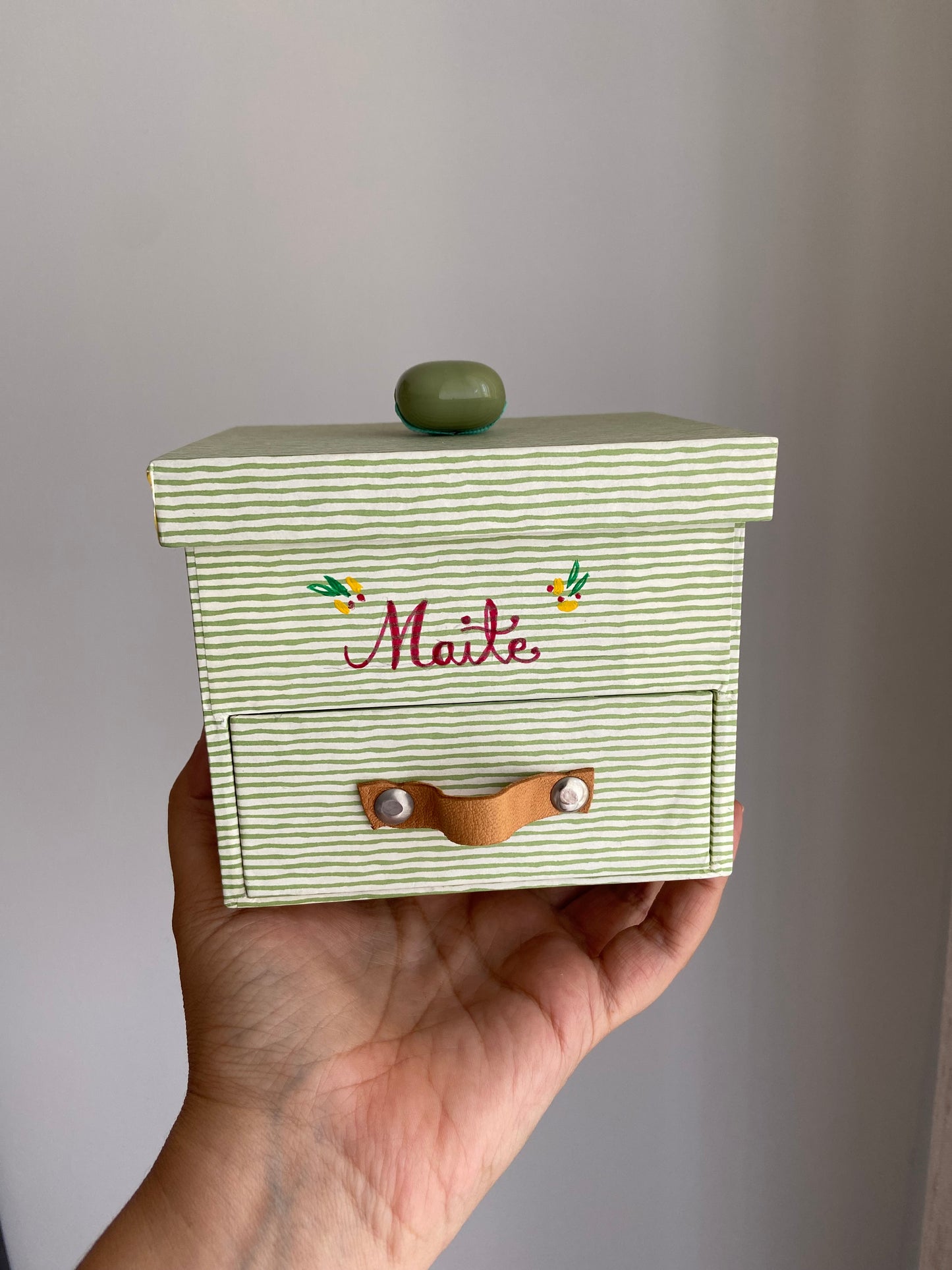 Joyero con cajón verde de rayas