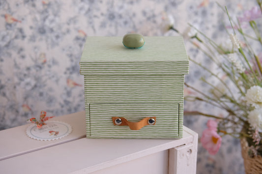 Joyero con cajón verde de rayas