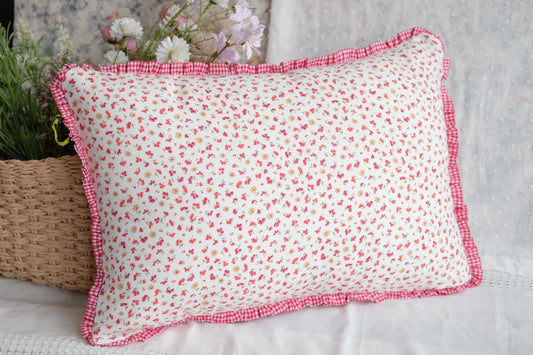 Z-Cojín con estampado de flores y volante de vichy rojo