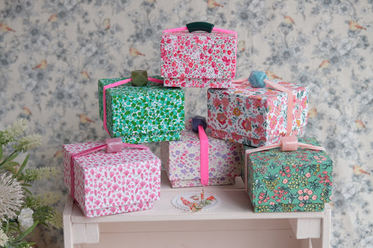 Mini joyeros de viaje entelados con estampados de flores
