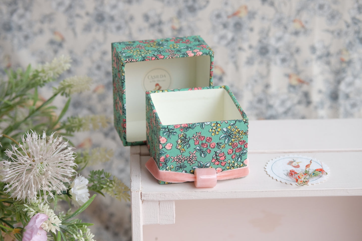 Mini joyeros de viaje entelados con estampados de flores