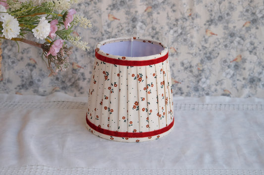 Tulipa plisada beige con florecitas granates