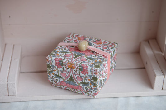 Mini joyero de viaje entelado estampado William Morris