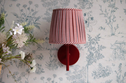 Aplique granate con tulipa plisada de vichy caldera