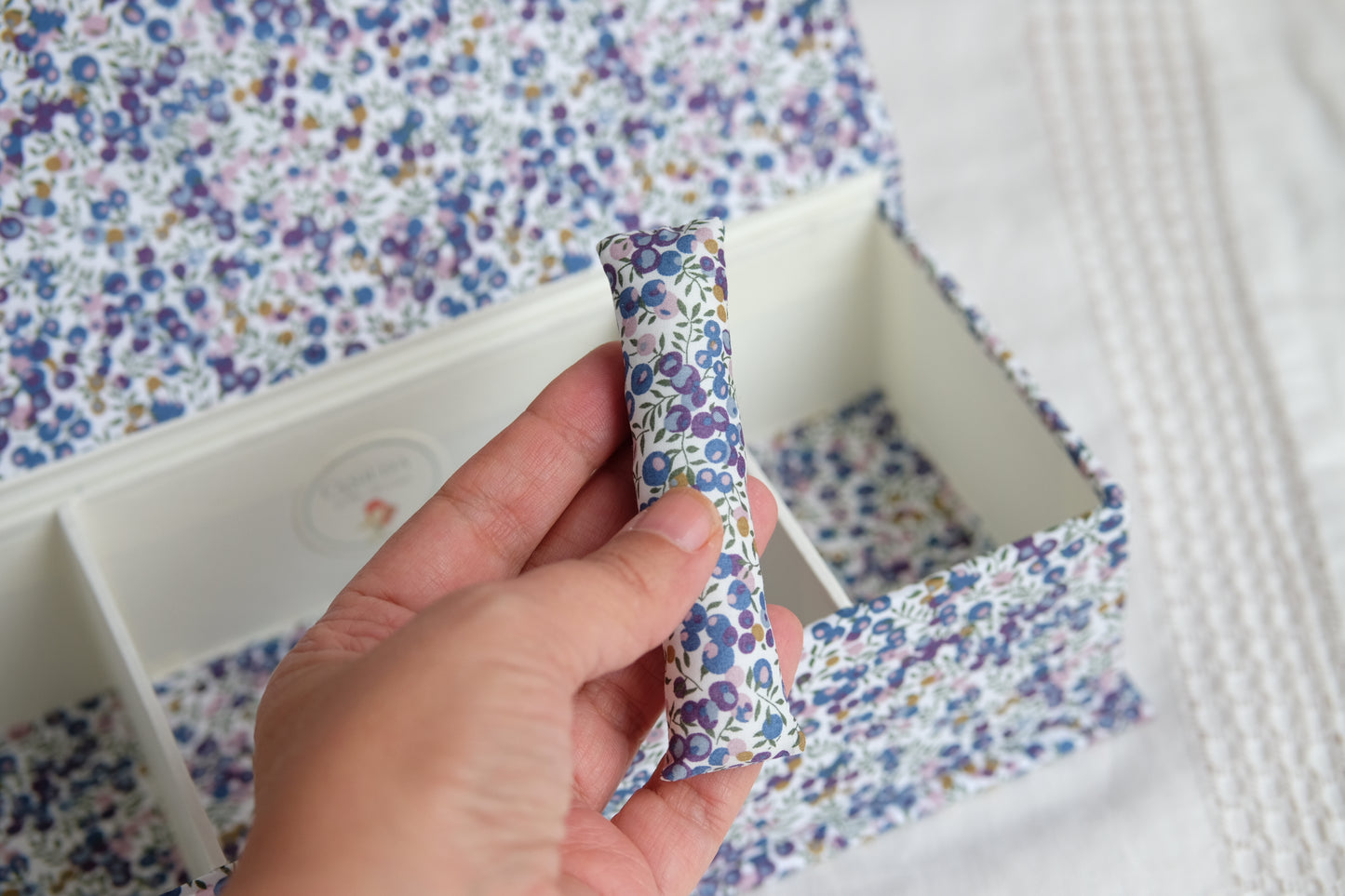 Joyero entelado de Liberty en flores azules