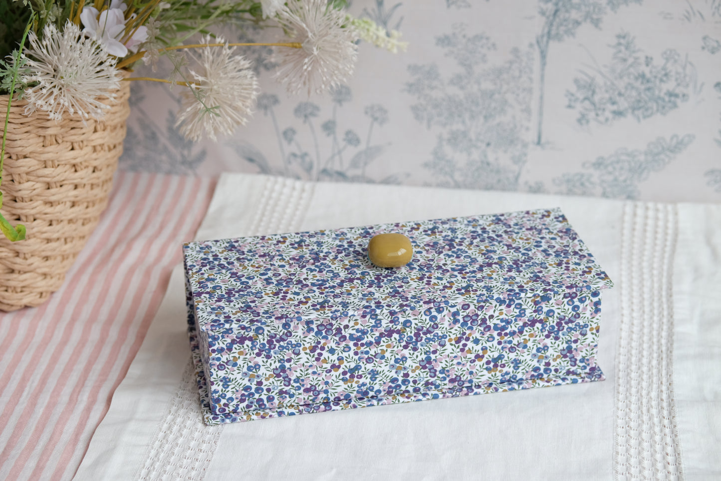 Joyero entelado de Liberty en flores azules