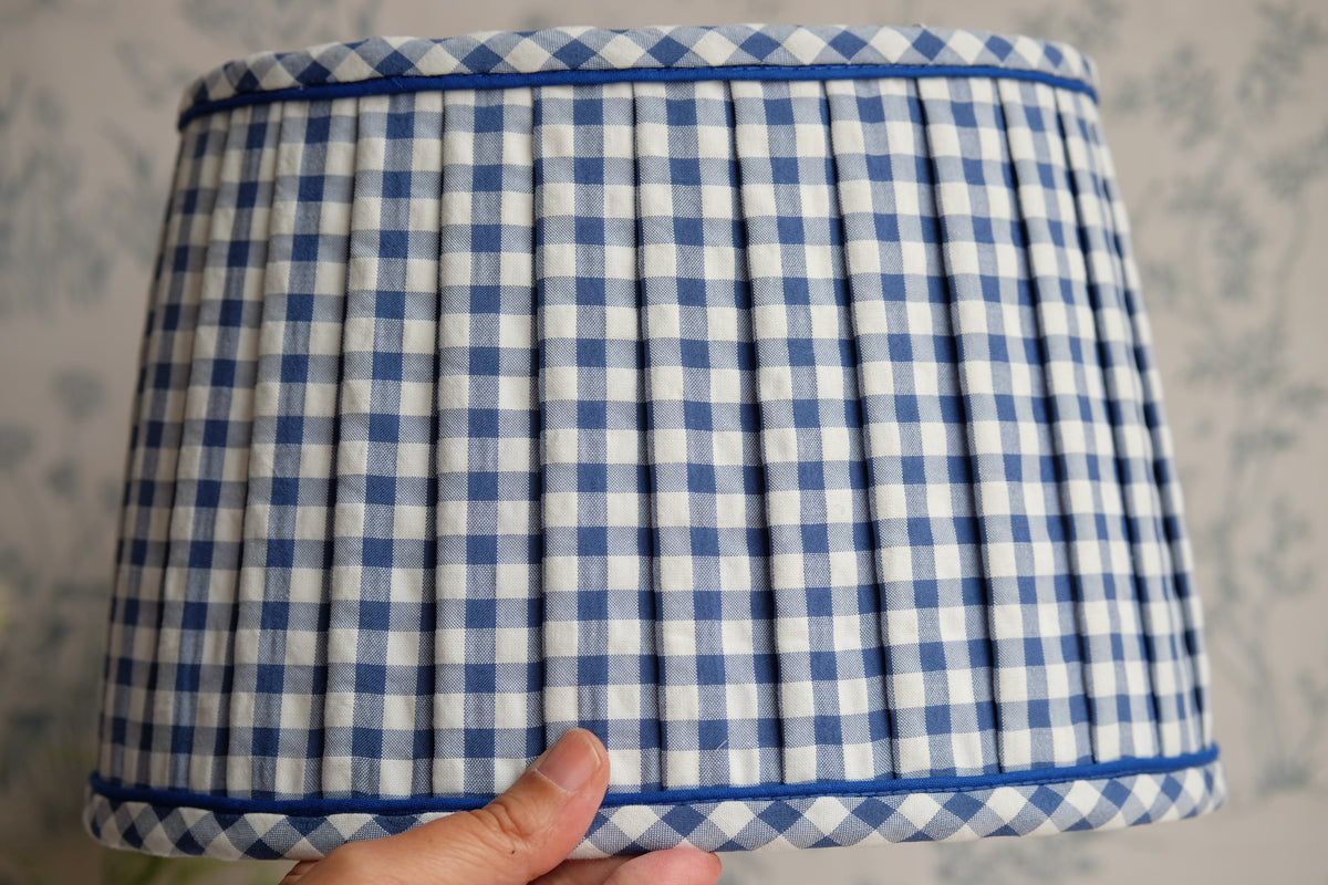 Pantalla ovalada vichy azulón
